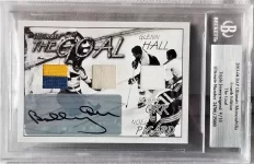 UM4-The Goal-Triple-Jersey-Signed-Hall-Orr-Picard-9-10-photo3.webp